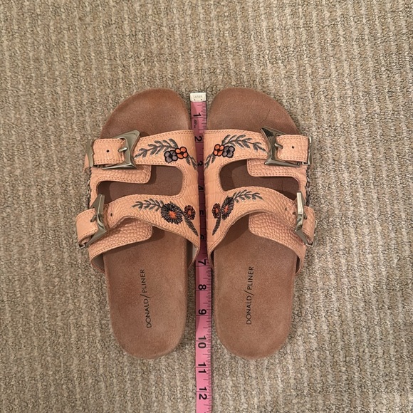 Donald Pliner leather floral slide sandals - Picture 7 of 10
